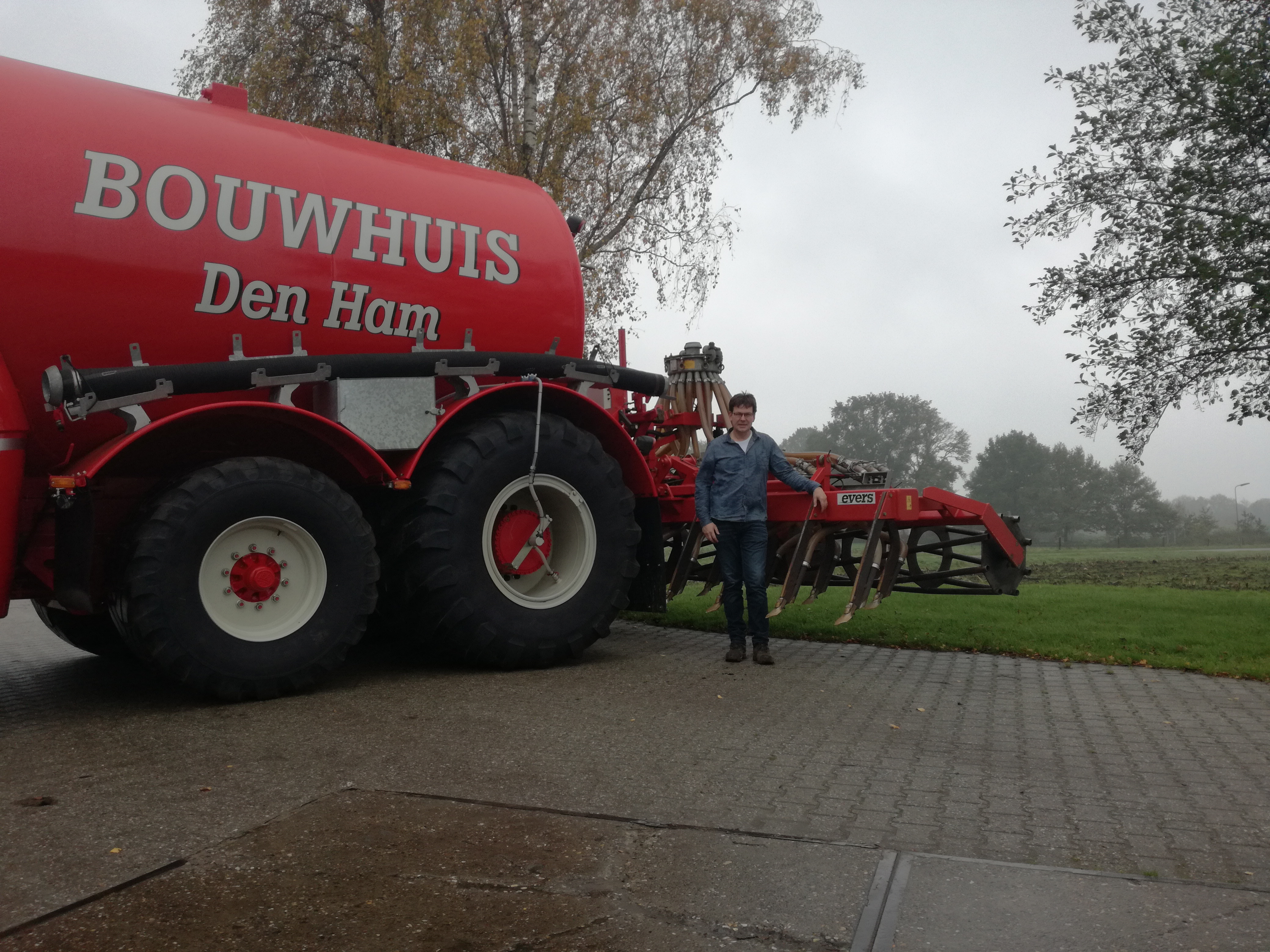 Ich bin sehr zufrieden mit der Evers Ackerlandinjektor und der Zusammenarbeit mit Evers,  Lohnunternehmen Bouwhuis