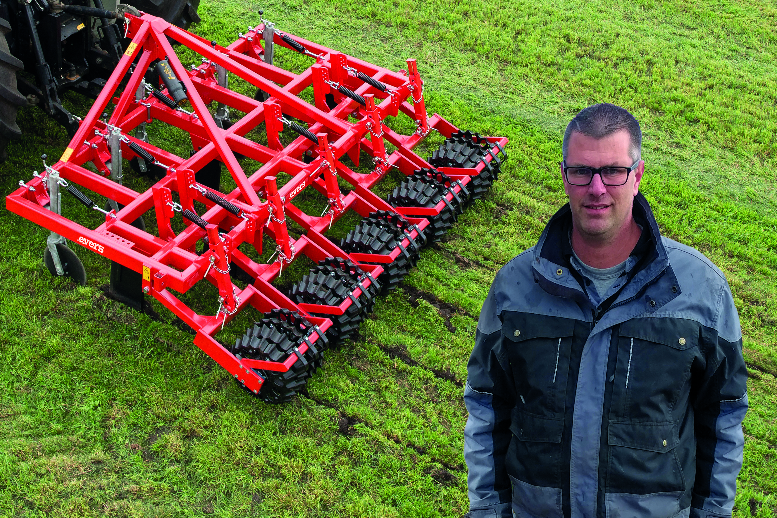 Wilco van den Brink: mehr Ertrag bei minimalen Kosten  mit dem Evers Grasnarbenlockerer 